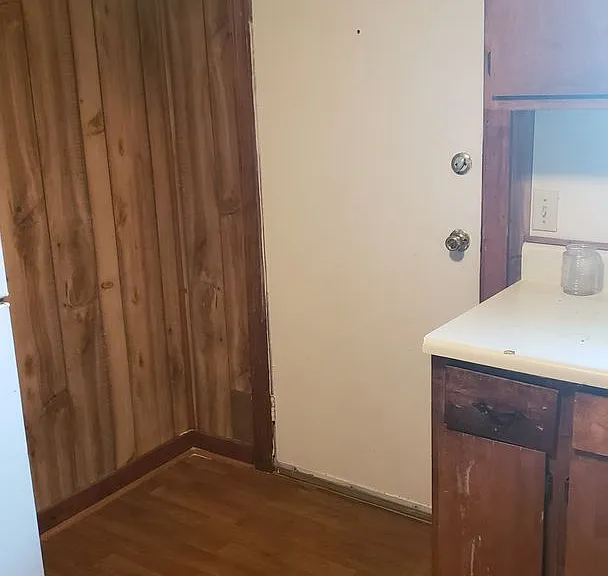 807 Ward St — Photo 18