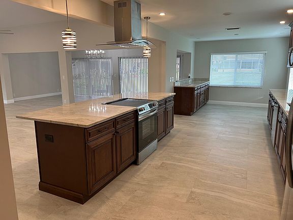 5th image of 10967 Greentrail Drive S
