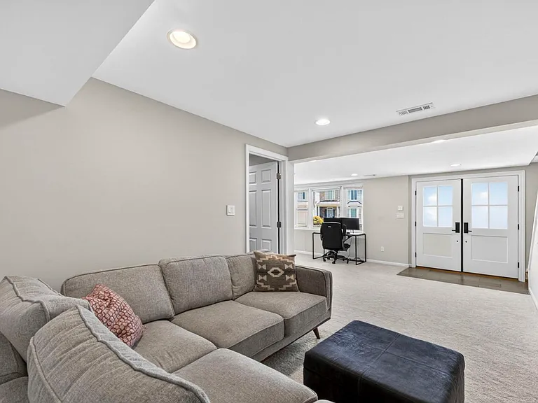 1109 Hillcrest Dr SW — Photo 30