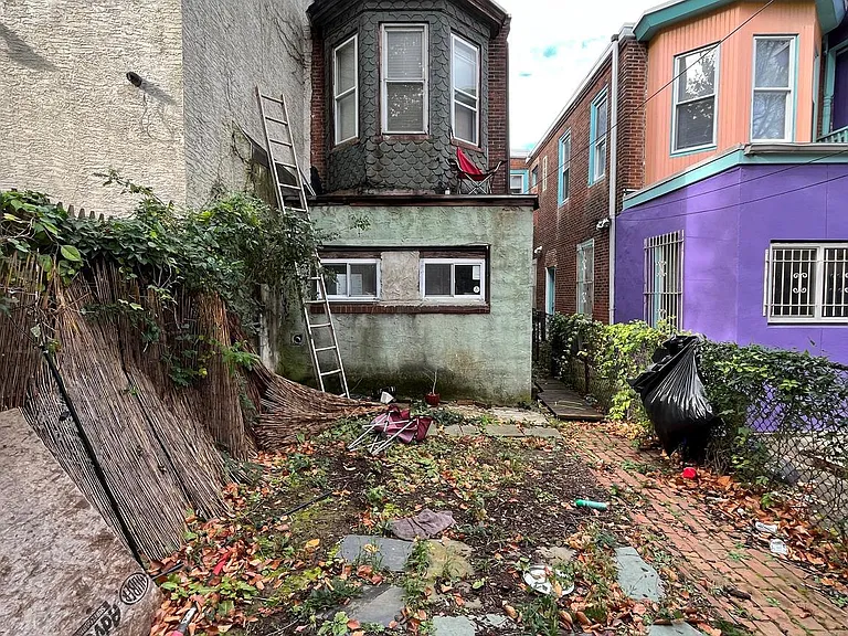 2045 N Carlisle St — Photo 16
