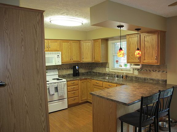 5th image of 9556 Louis Dr