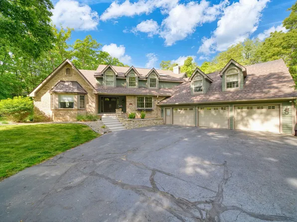5030 Stone Oak Dr, Jackson, MI 49201