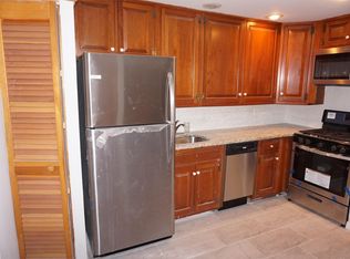 1134 Waverly St, Philadelphia, PA 19147