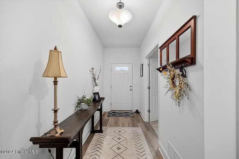 2nd image of 25 Bradley Circle