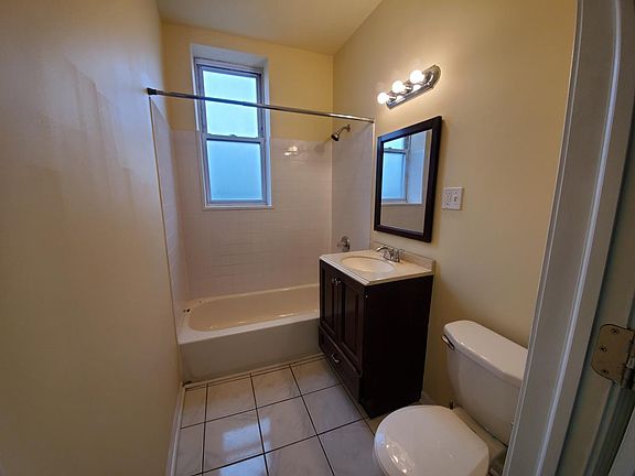 4th image of 1143 S Saint Louis Ave #2W