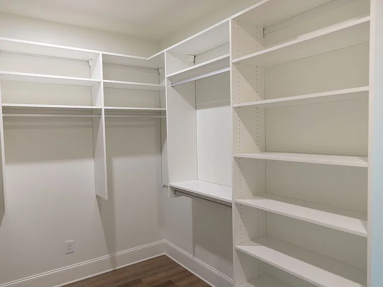 732 Green St NE — Photo 15