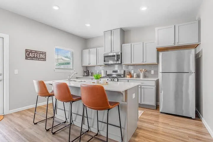 13517 Vinita Dr — Photo 5