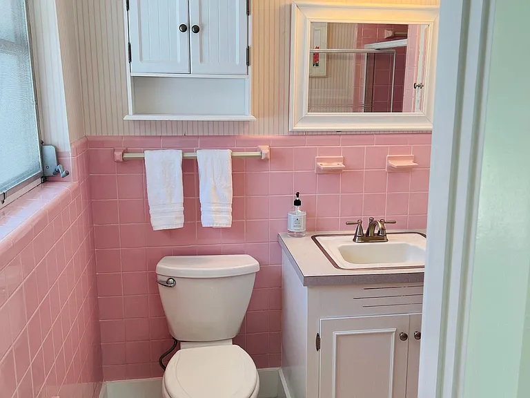 1126 Royal Palm Dr — Photo 10