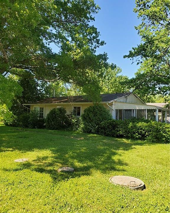 2nd image of 12815 Cherry Ln