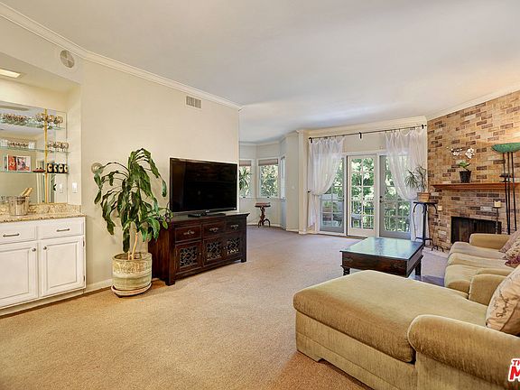 5th image of 4401 Moorpark Way APT 203