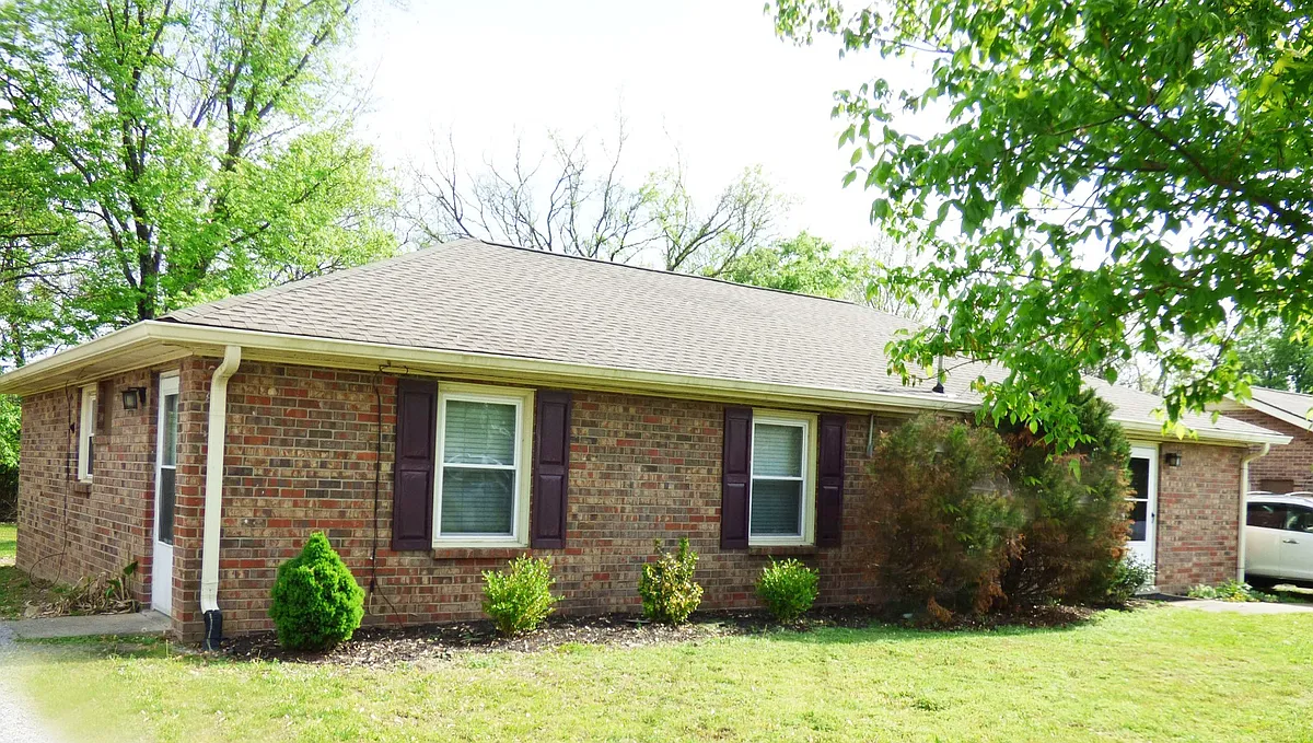 Building Photo - 735 Trail Dr