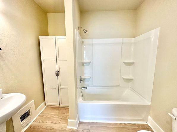 cedar-rapids-iowa-2055682336 picture