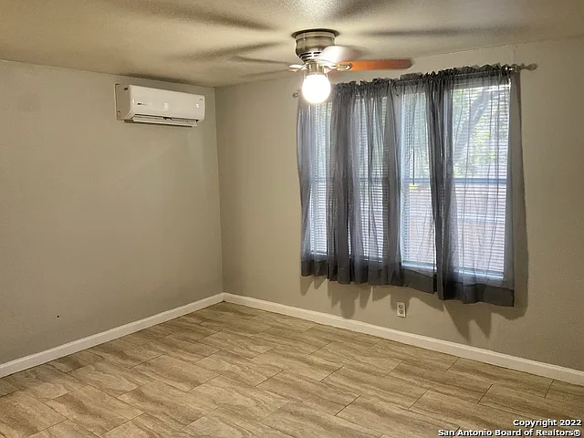 11916 Grapevine St — Photo 12