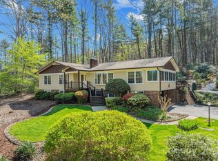 31 Glassy Mountain Dr, Hendersonville, NC 28739