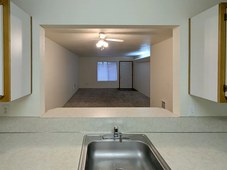 North Salem Apartment Complex With Washer/Dryer! ~ Camelot — Photo 36