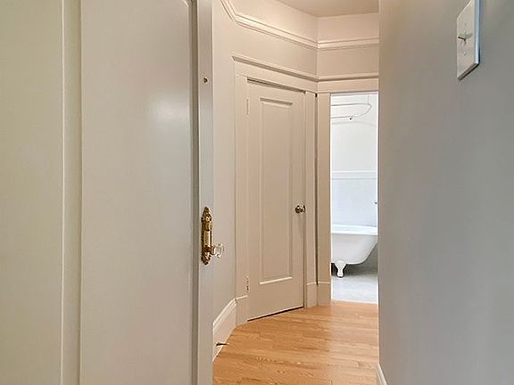 2nd image of 626 Bush St APT 303