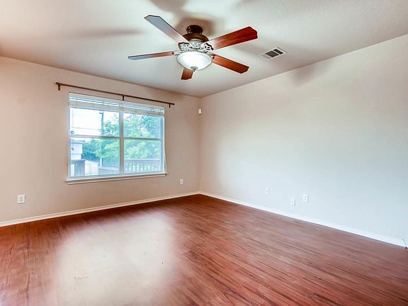 3rd image of 9203 Sahara Woods