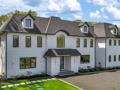 587 Caledonia Road, Dix Hills, NY, 11746