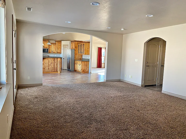 2410 E View Dr — Photo 14