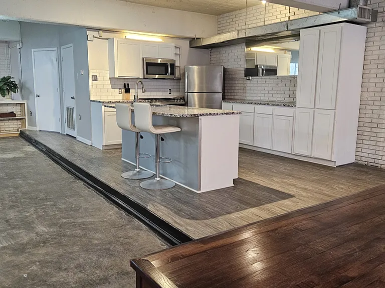 710 Crockett St #716 — Photo 5