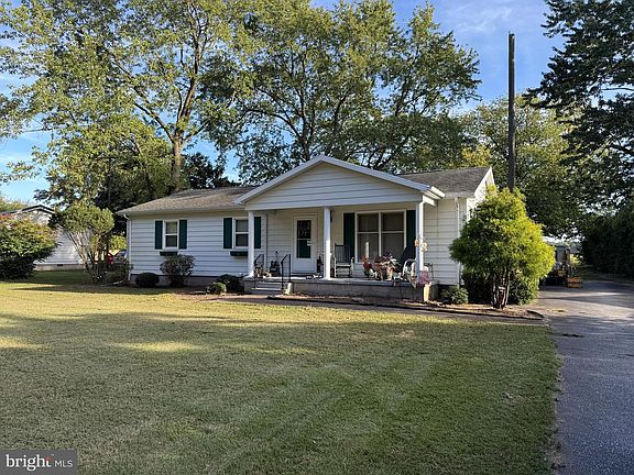 3rd image of 7132 Airport Rd