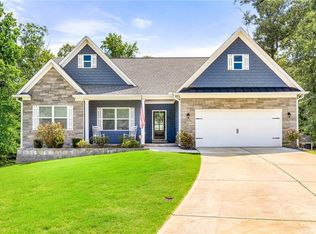 1411 Shadowstone Dr, Winder, GA 30680