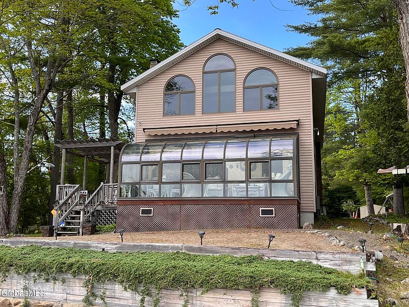 2nd image of 28 Sonoma Point Road
