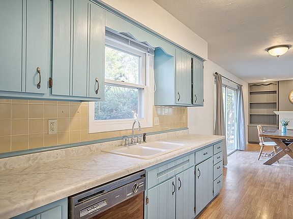 5th image of 2724 Capri Ct