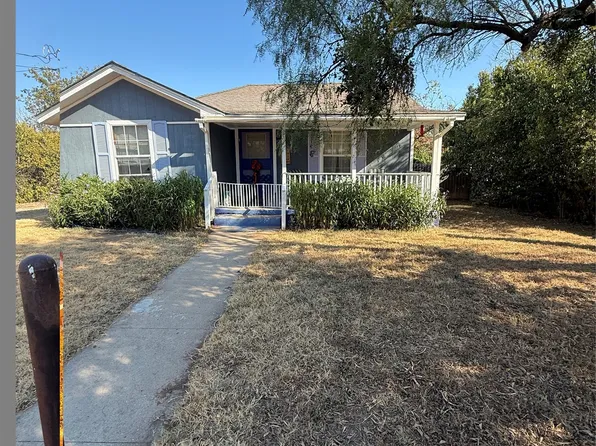 904 Cottonwood St, Coleman, TX 76834