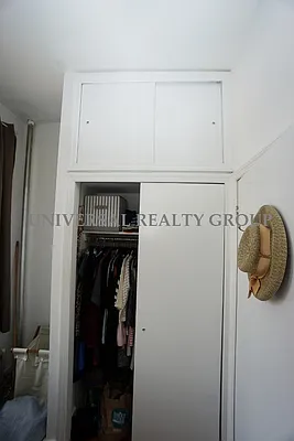 Rented by Universal Realty Group | media 25