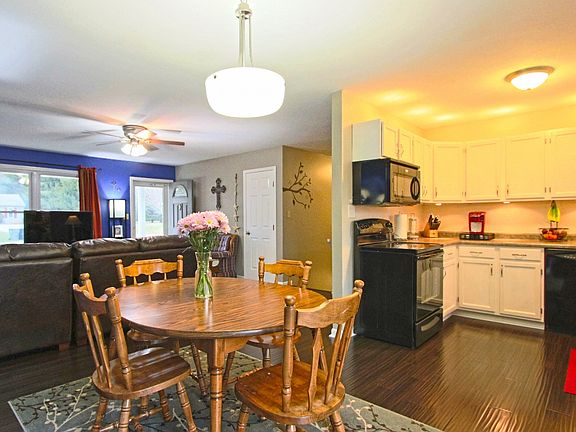 5th image of 58416 Woodsbrook Ln