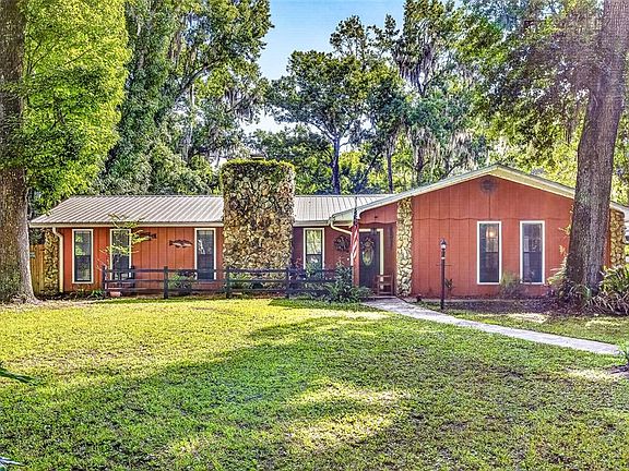 2nd image of 625 WILDWOOD DRIVE