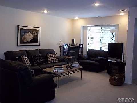 5th image of 929 Skyline Dr