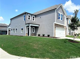 101 Wilbur Lake Dr, Fuquay Varina, NC 27526