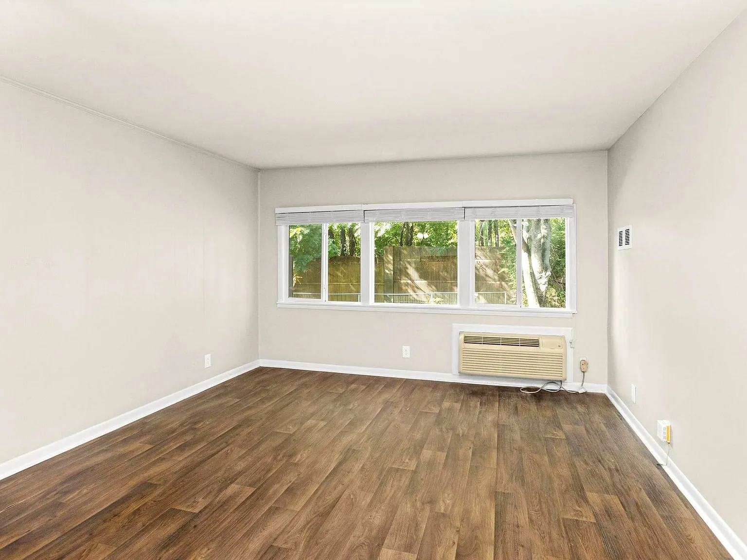 Belmont Place — Photo 3