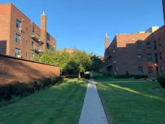 Rented by RealTegrity NY LLC | media 24