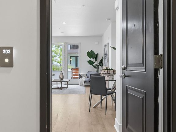 4th image of 657 Walnut St #303
