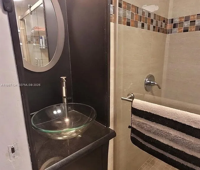 1400 NE 54th St #102 — Photo 10
