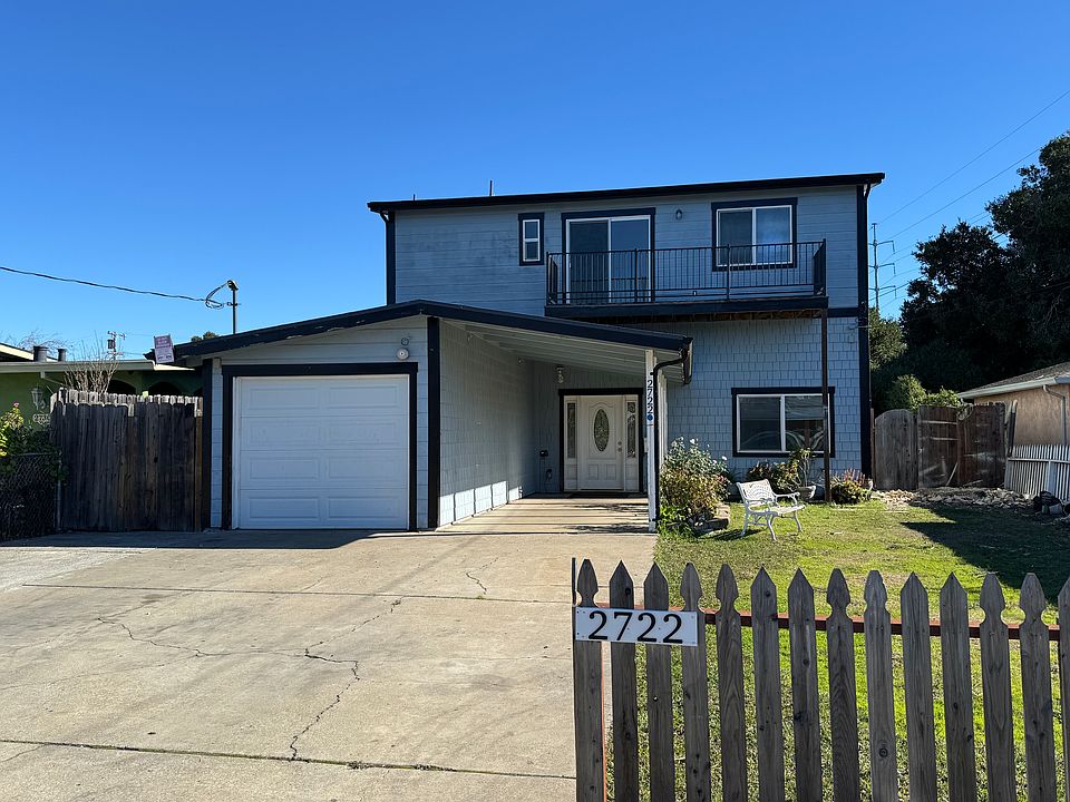 Two story house. One car garage. Front and back yard. Master bedroom has connected to balcony.

In the middle of being repainted.