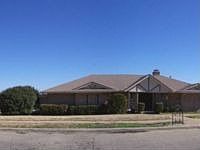 1st image of 3202 Oak Hill Dr