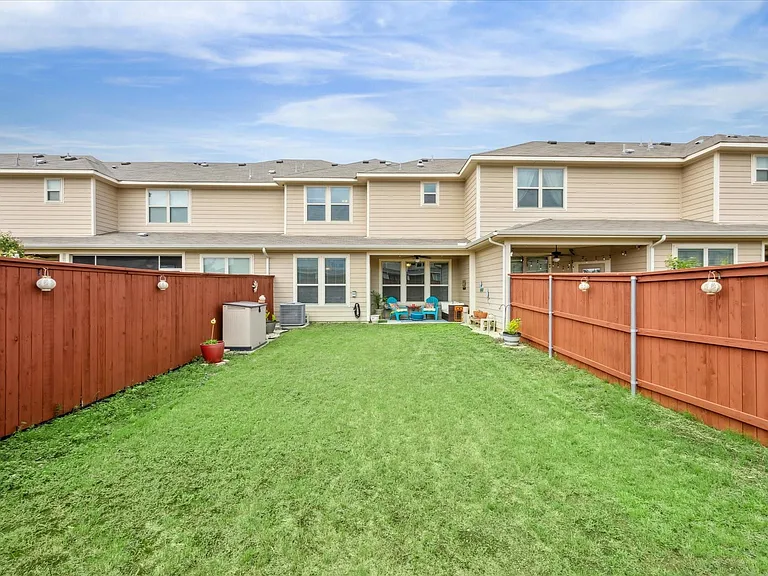 315 Madison Oaks Ave — Photo 21