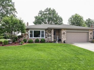 7601 Nantucket Dr, Darien, IL