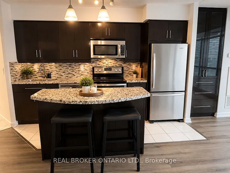 18 Yonge St #1013 — Photo 3