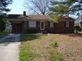 803 Daniel Dr, Elm City, NC 27822