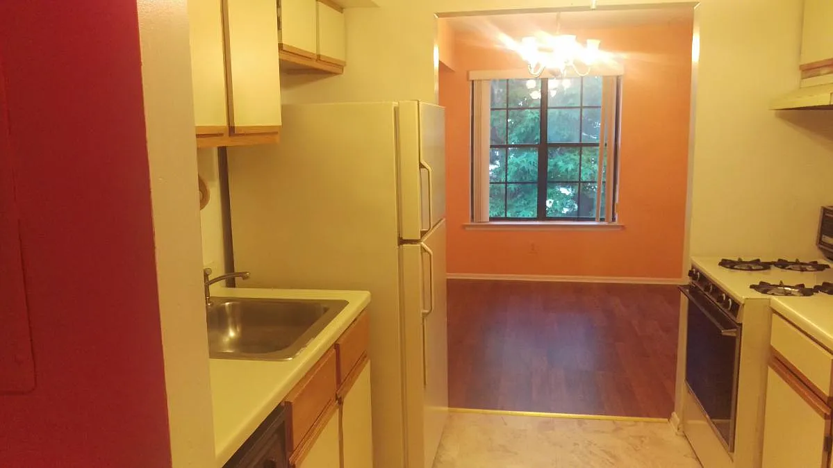 2 bed, 1164 sqft, $2,300 — Photo 2
