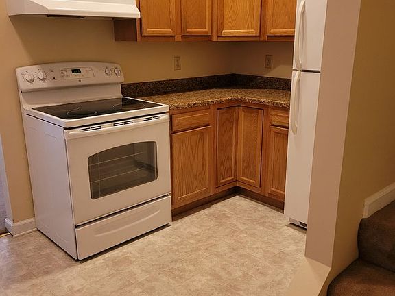 4th image of 326 E Burd St #3