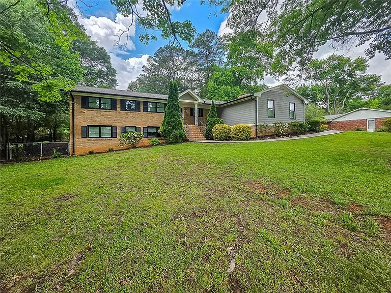 771 Mockingbird Ln — Photo 4