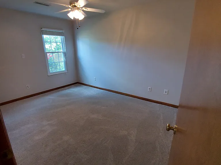 1335 Windamere Rd — Photo 10
