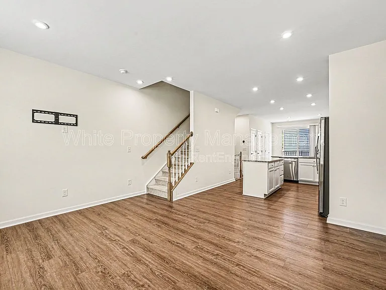 6222 Cleburne Ct — Photo 5