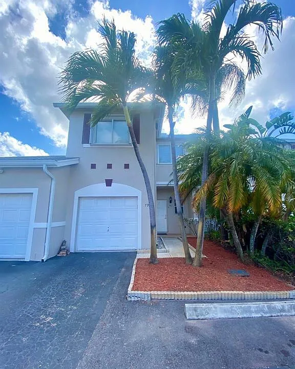 791 NW 42nd Pl